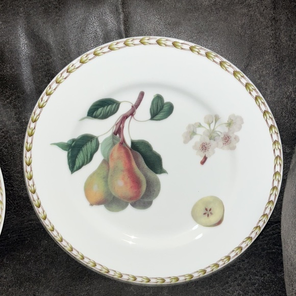 Set of 2 Queen’s Hookers Fruit Plates - Picture 3 of 7